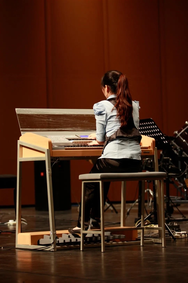 261598432142970.jpg 13_Jc.jpg